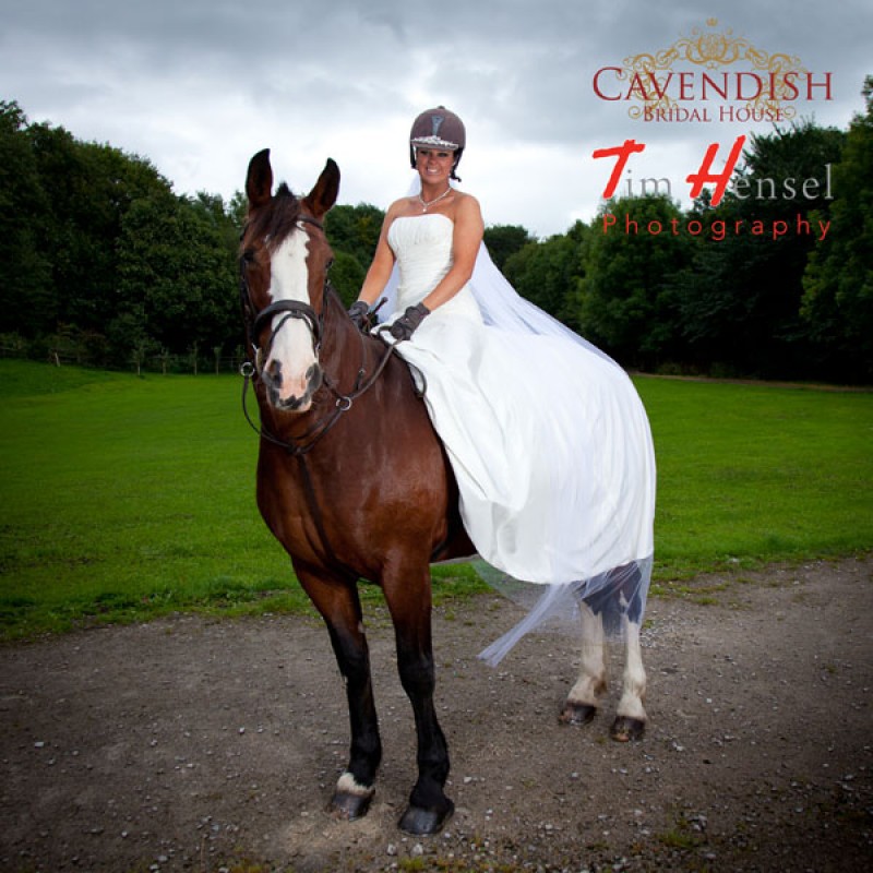 https://www.timhenselphotography.com/wp-content/uploads/Cavendish-Bridal-Horse-Blog-2xoqclrixmi4tb1ht7tyq2.jpg